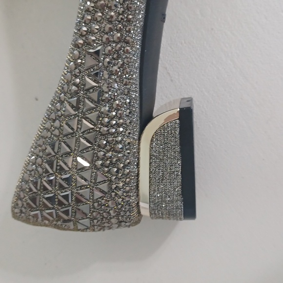 Mei Ti Meng fits like an 8.5, like new - Picture 6 of 10